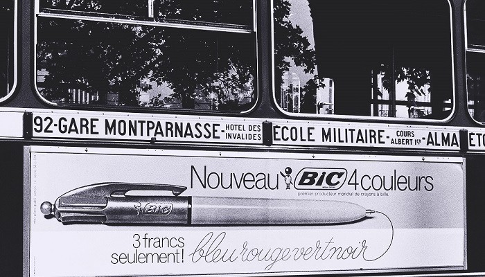 Propaganda de lançamento da caneta BIC 4 Cores. 
