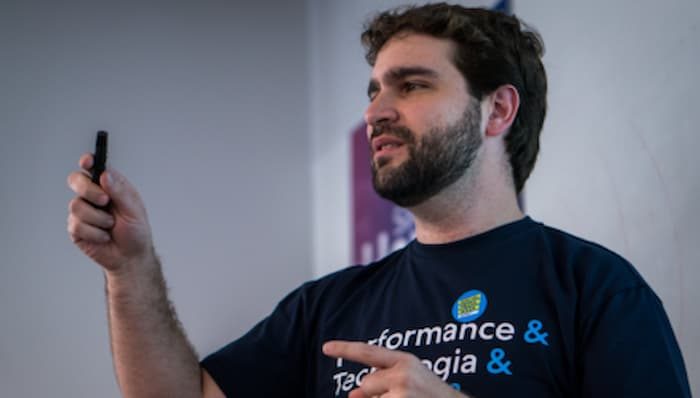 Confira todas as palestras do Social Media Week 2019 Luiz Piovesana apresentando na Social Media Week