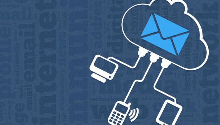 Como escrever e-mails que sejam abertos, lidos e que te façam vender mais Ilustração de envelope de e-mail marketing ligado a computador, a smartphone e a notebook