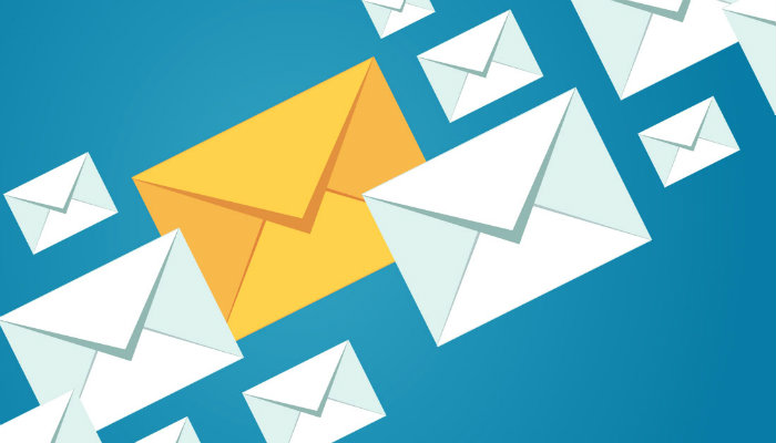 Curso online de e-mail marketing gratuito para você aumentar suas vendas Ilustração de envelopes representa o curso de e-mail marketing