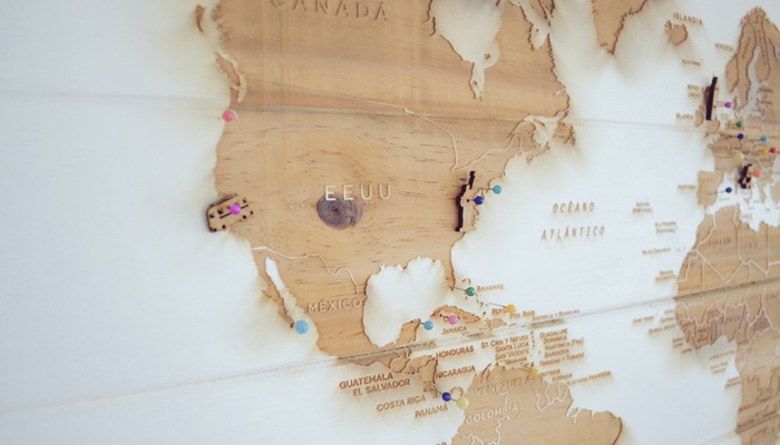 Como administrar uma loja virtual sendo nômade digital? Mapa em parede representa como ser um nômade digital e ter uma loja virtual