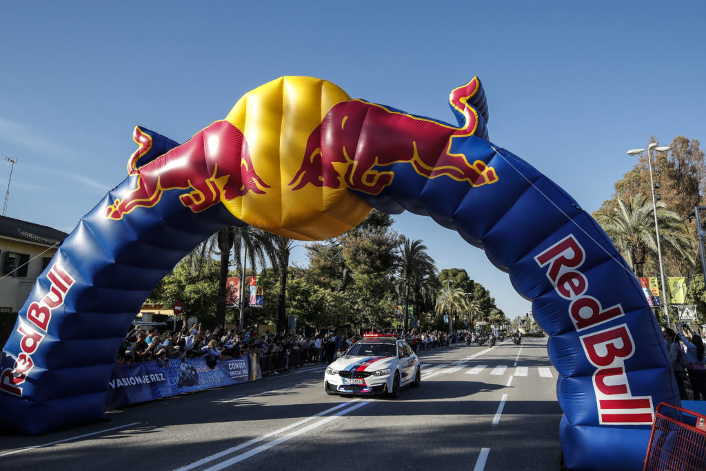 Foto para mostrar a Red Bull como patrocinadora de eventos esportivos.