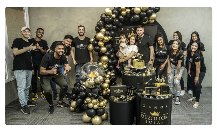 Equipe da Dezoitok Joias.