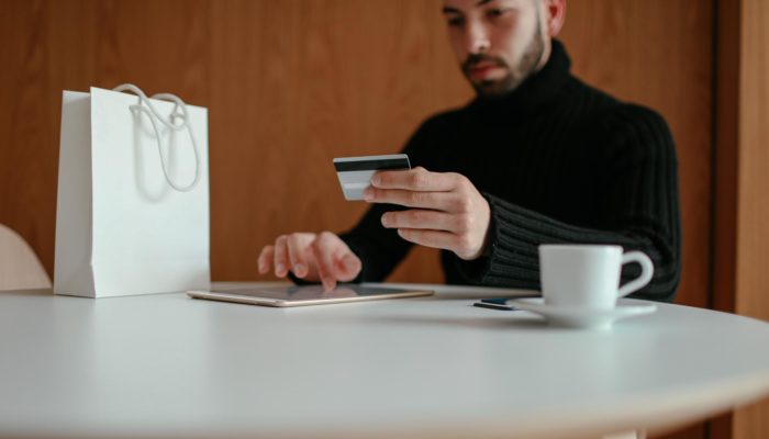 ¿Qué es un contracargo y cómo evitarlo en tu negocio? Si cuentas con una tienda en línea, debes conocer cómo funciona un contracargo.