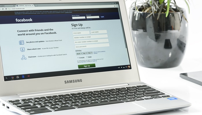 Imagem mostrando a página do Facebook, representando o gerenciador de anúncios do Facebook.