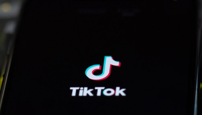 Como funciona o TikTok? Aprenda as principais funções do app Imagem da logomarca do TikTok representando como funciona o TikTok