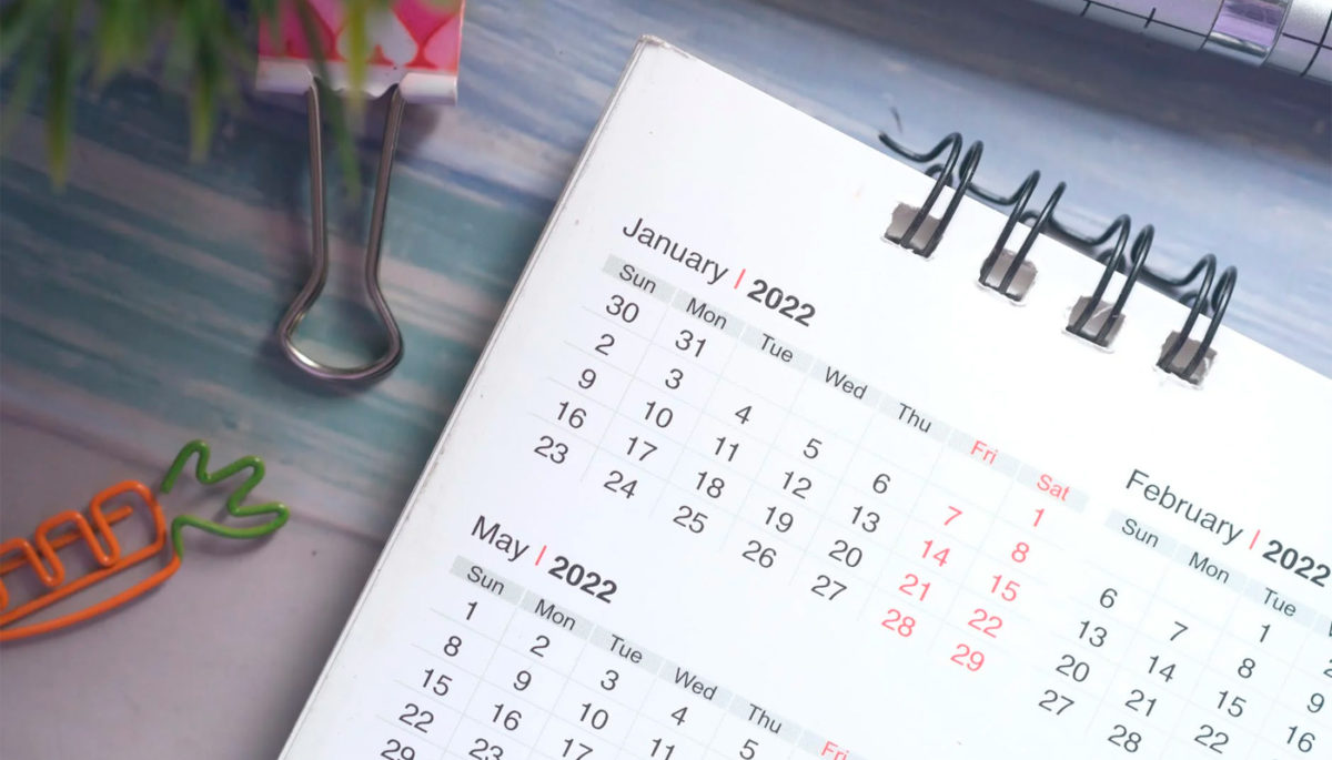 Calendário comercial 2022 é representado por agenda com o mês de janeiro em destaque