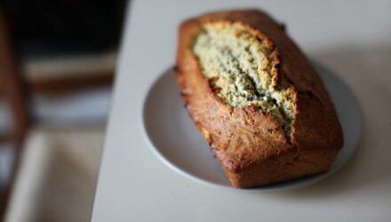 Imagem ilustrativa de: Como fazer bolos fitness para vender e lucrar com essa tendência?