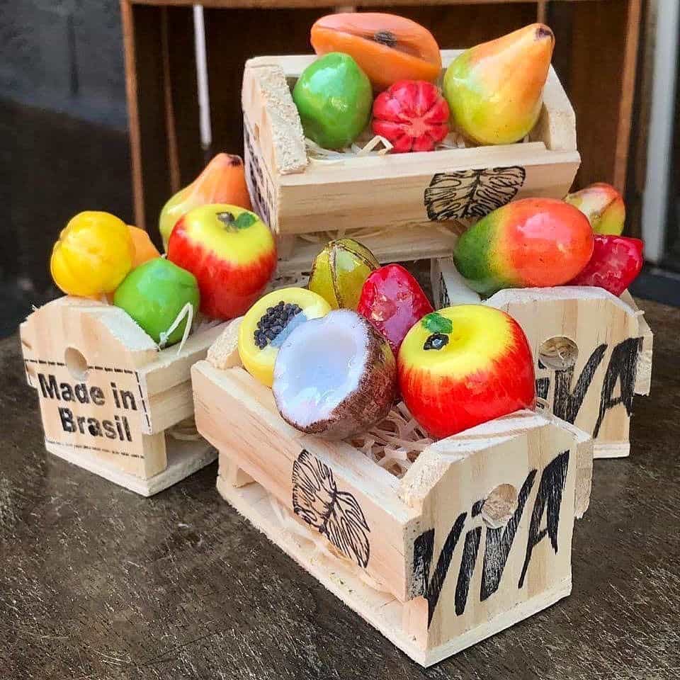Sabonete artesanal em formato de minifrutas