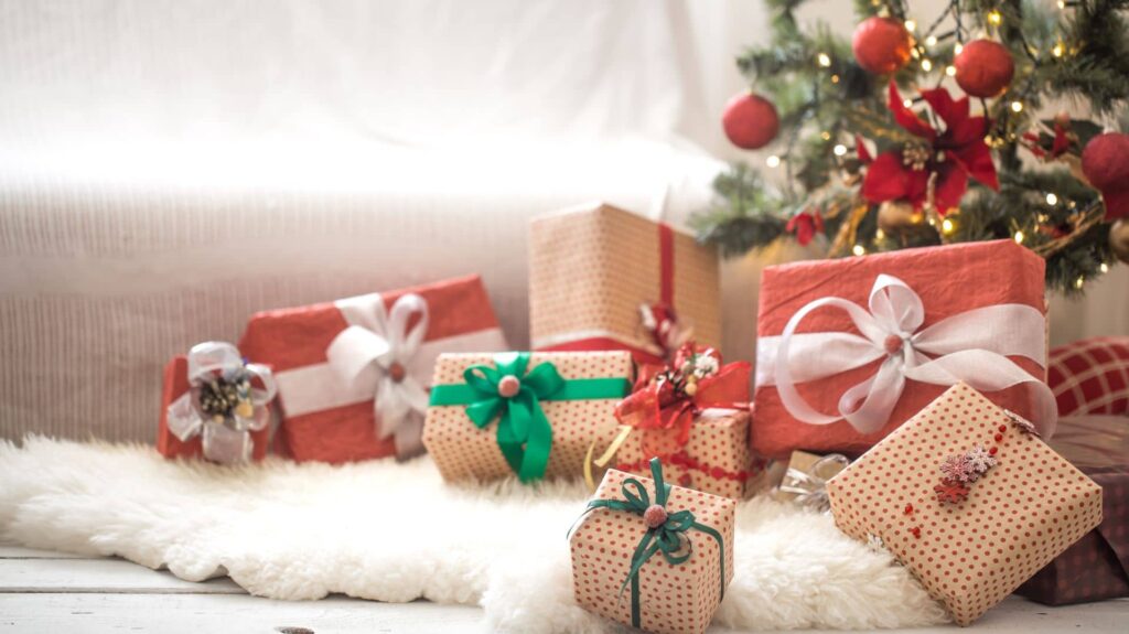 15 ideas para envolver regalos de Navidad, ¡creativas y originales!