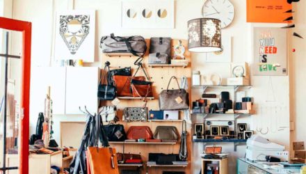 Imagem ilustrativa de: Como fazer bolsas de tecido para vender e ganhar dinheiro online?