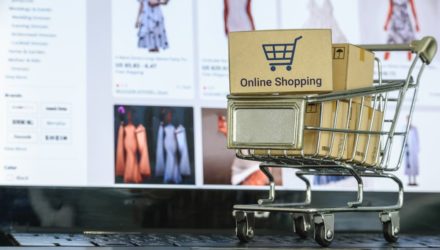 Imagen adjunta: Venta de ropa por catálogo online: todo para iniciar tu negocio en línea
