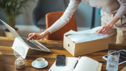 Imagen adjunta: E-commerce vs retail: ¿cuál es mejor para impulsar mi marca?