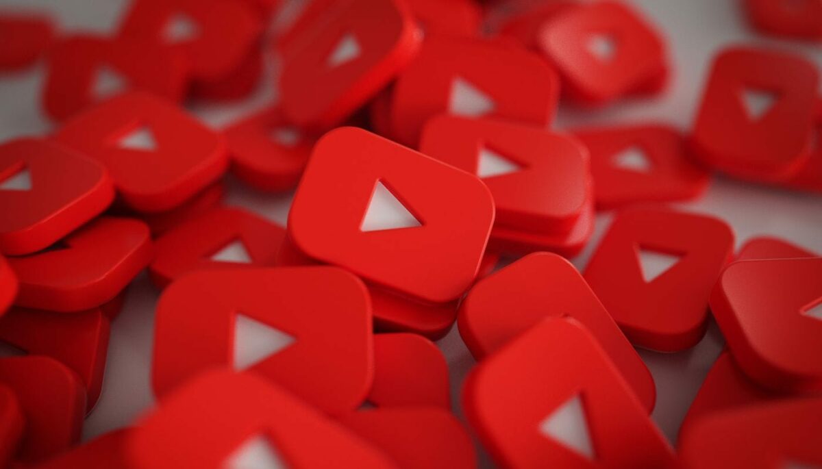 Logos de YouTaube que muestran cómo crear un canal de YouTube.